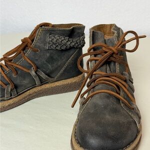 Born Temple II  Distressed Boots Leather Dark Charcoal  Size 9